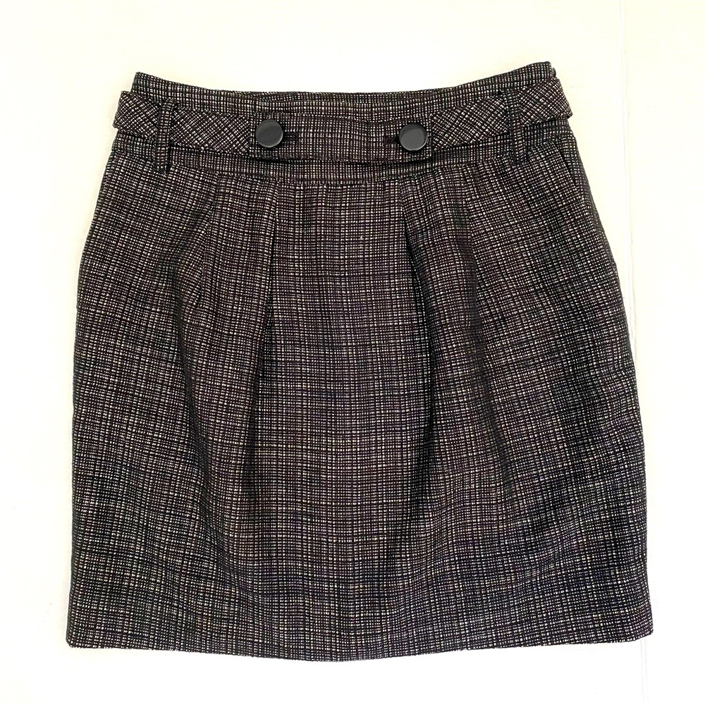 Ann Taylor Black Tweed Skirt Size 0P Preowned Excellent condition, very cute